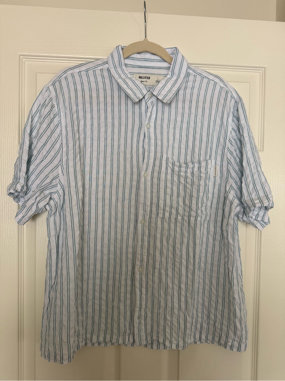 NWOT Hollister Men’s White Short-Sleeve Button-Down Shirt with Blue Stripes